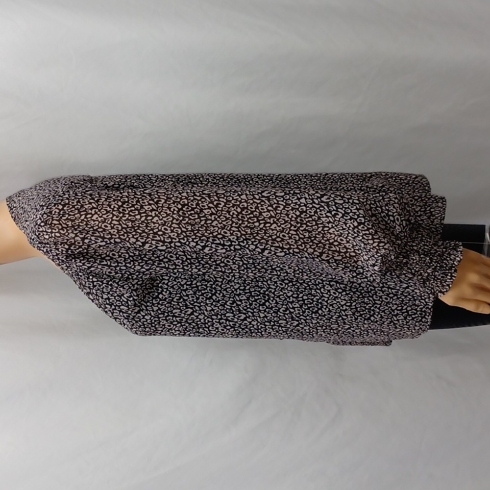 Sam & Jess Women's V-Neck Button-Front Smocked-Shoulder Top - Picture 5 of 11